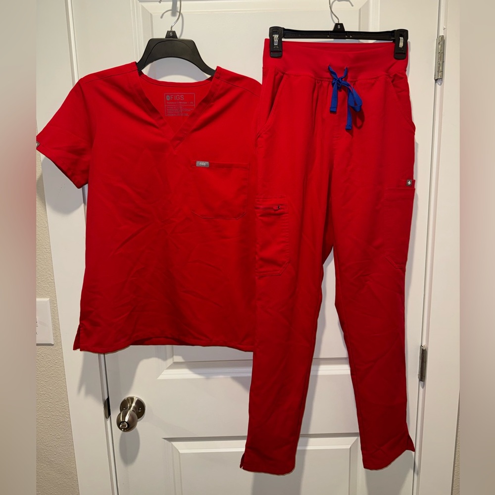 Figs Red Scrub Set